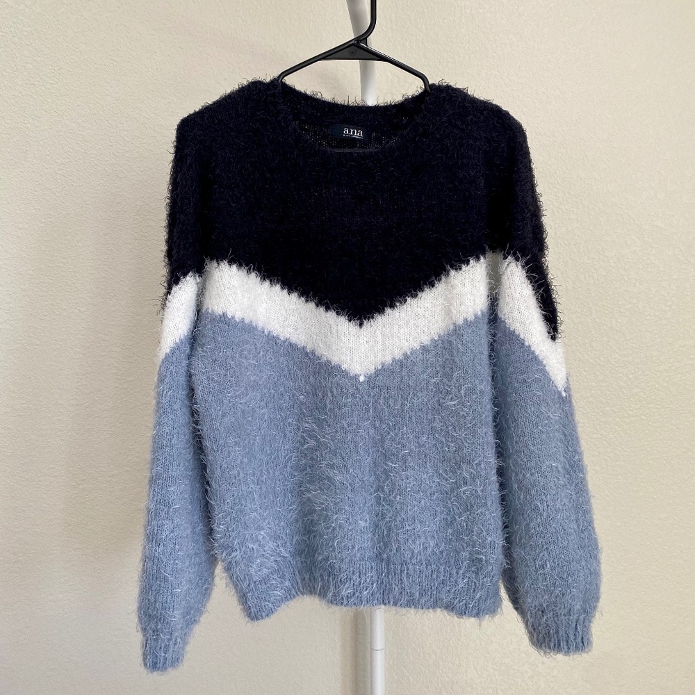 a.n.a. Womenʻs Long Sleeve Blue | Black | White Color Block Eyelash Sweater M